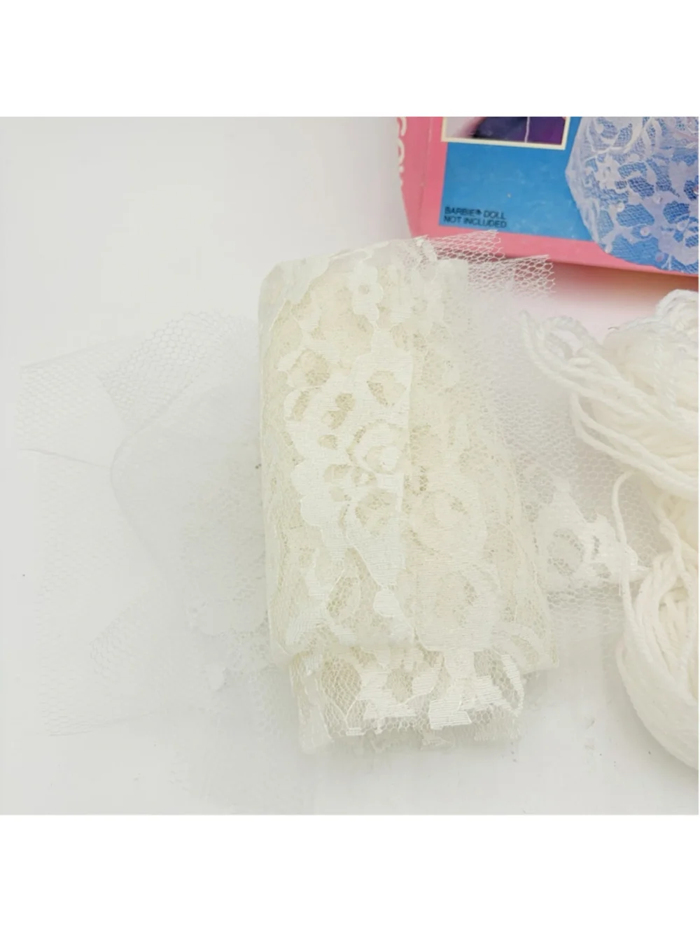 Mattel Barbie Wedding Gown Knitting Kit Color White #50539.
